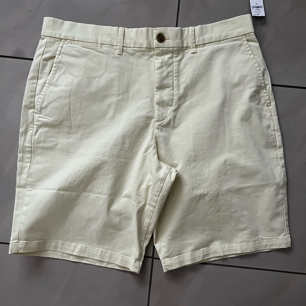 Gap Women’s Pastel Yellow Bermuda Shorts